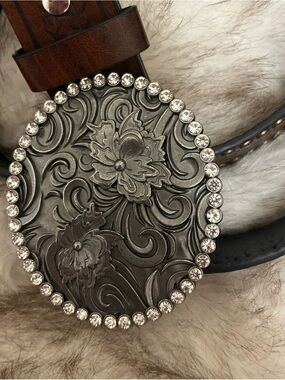 Floral Engraved Oval Accent Buckle in Gunmetal with Crystal Edge